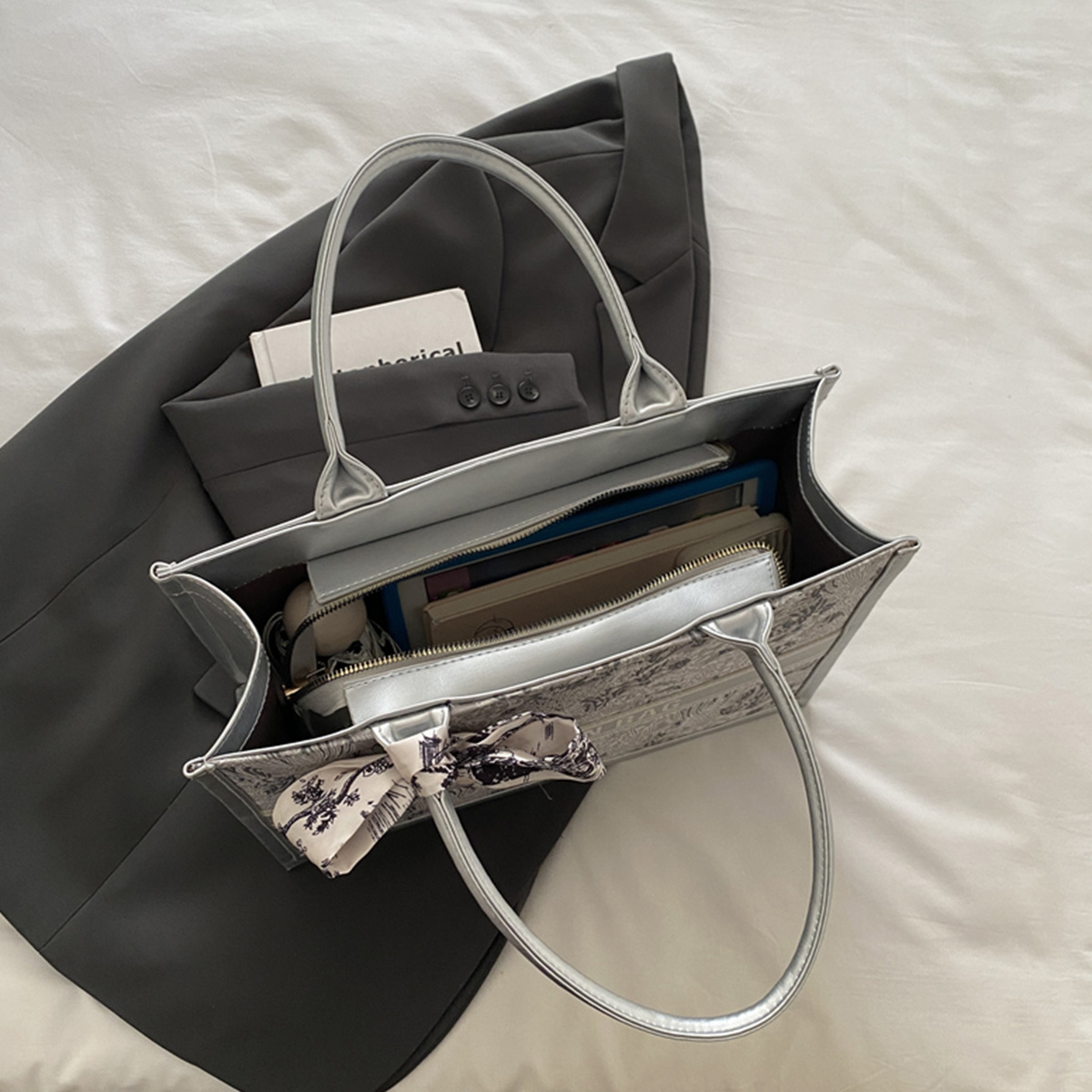 กระเป๋าโท้ทผู้หญิงสุดหรู ดีไซน - Leatherwork Drawing บทวิจารณ์และราคา
