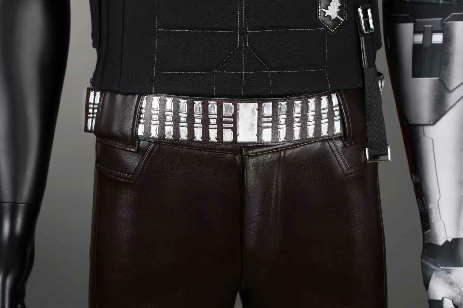 จอห์นนี่ ซิลเวอร์แฮนด์คอสเพลย์ - Leather Work Vest บทวิจารณ์และราคา