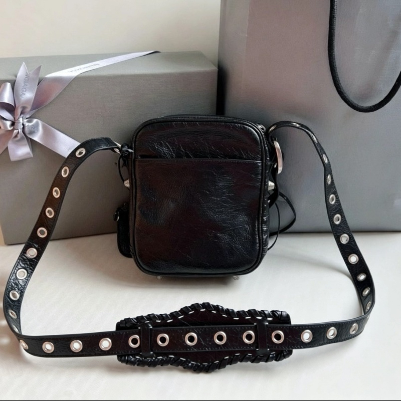 กระเป๋าสะพายข้างหนังแท้ลายแตกป - Leatherwork Drawing บทวิจารณ์และราคา
